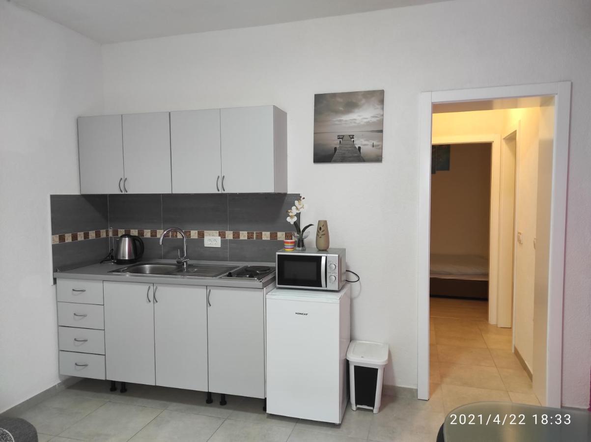 Apartmani Quattro スタリグラード エクステリア 写真