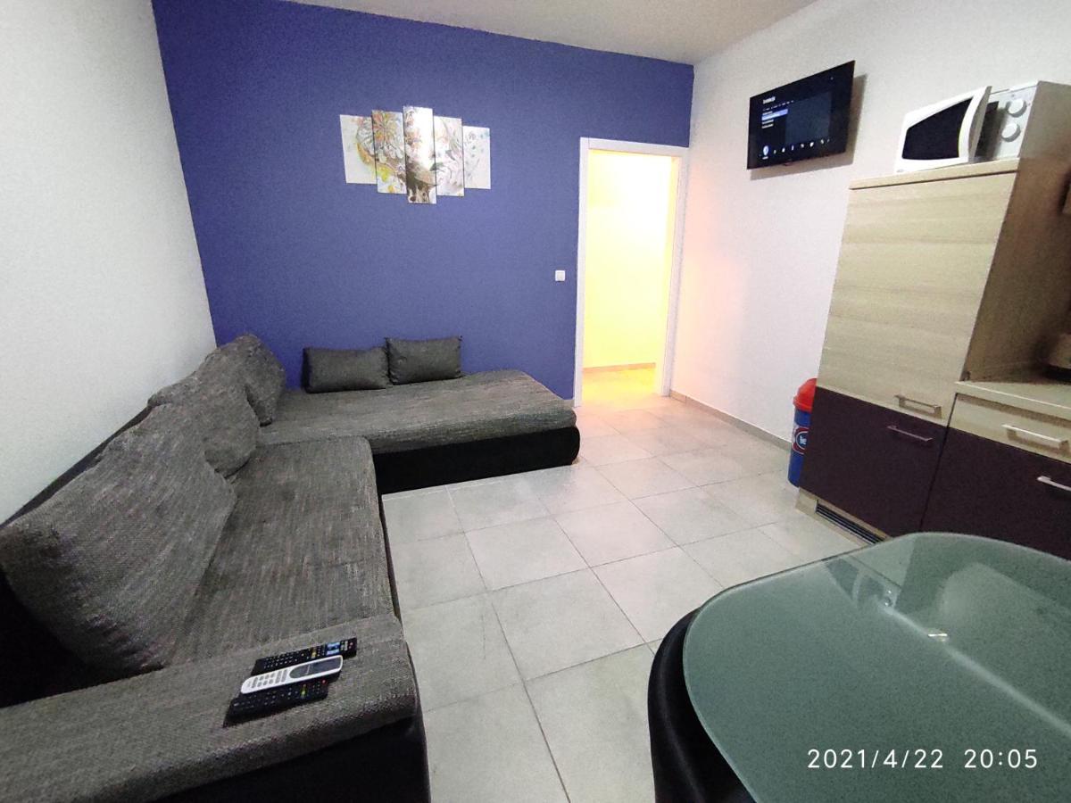 Apartmani Quattro スタリグラード エクステリア 写真