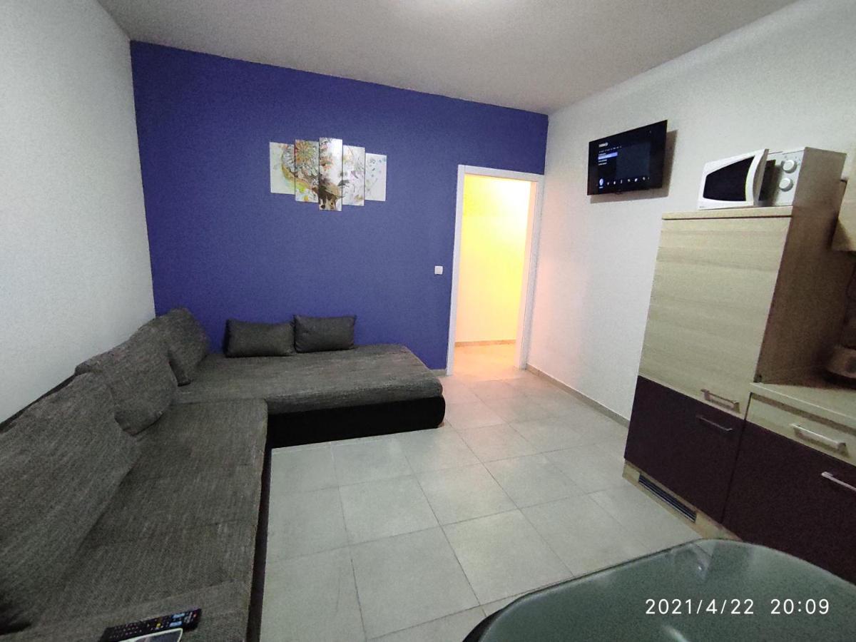 Apartmani Quattro スタリグラード エクステリア 写真