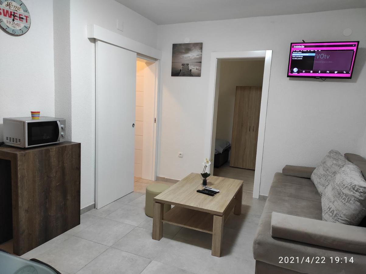 Apartmani Quattro スタリグラード エクステリア 写真