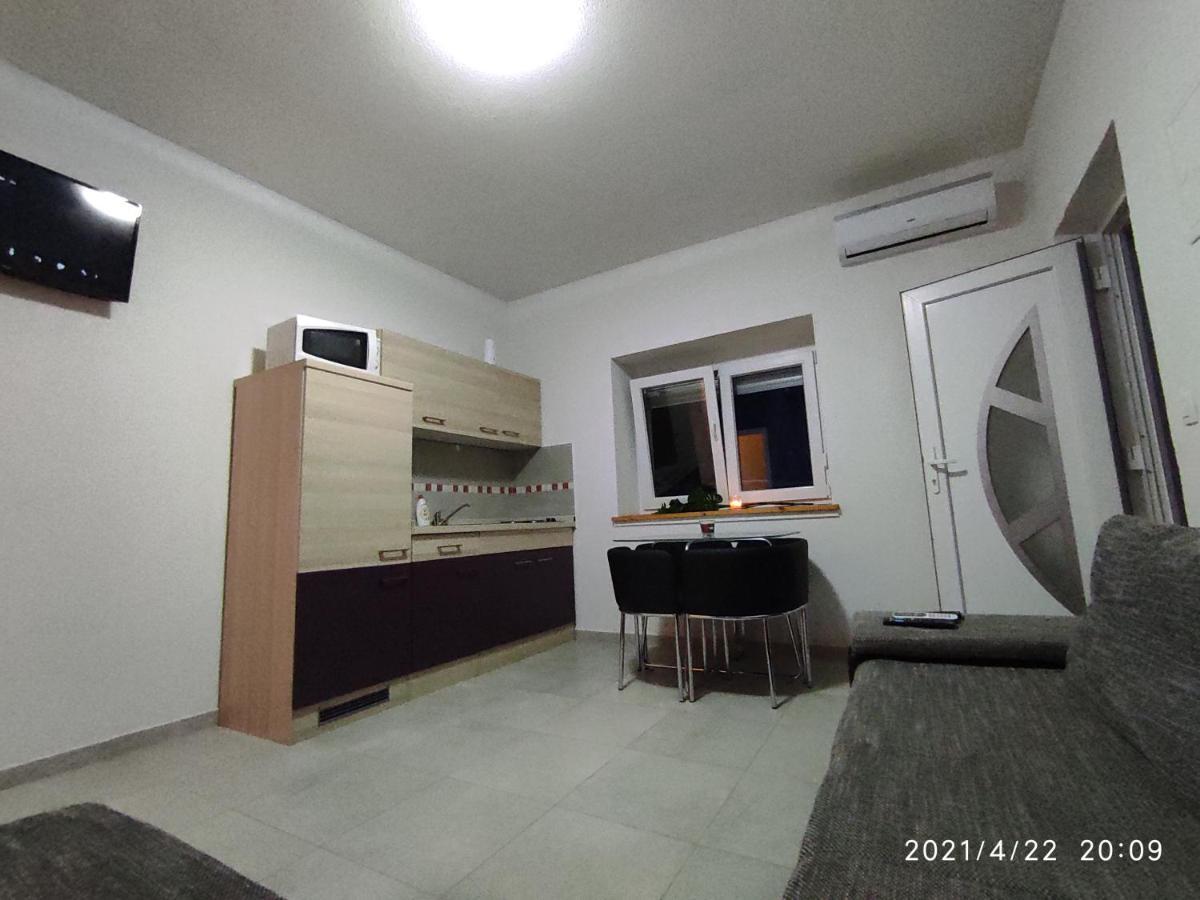 Apartmani Quattro スタリグラード エクステリア 写真